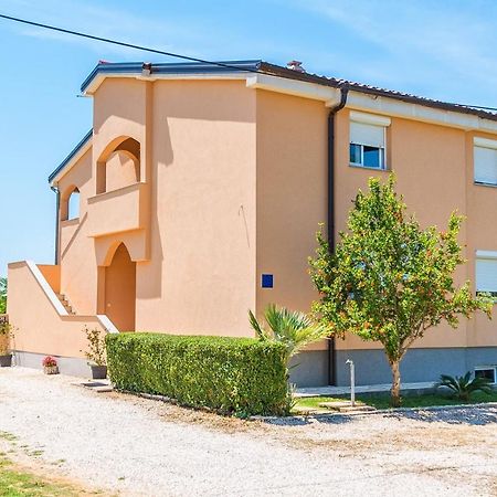 Nelly Apartments Привлака Екстер'єр фото
