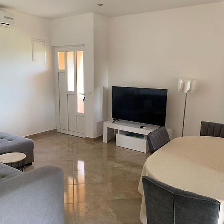 Nelly Apartments Привлака Екстер'єр фото
