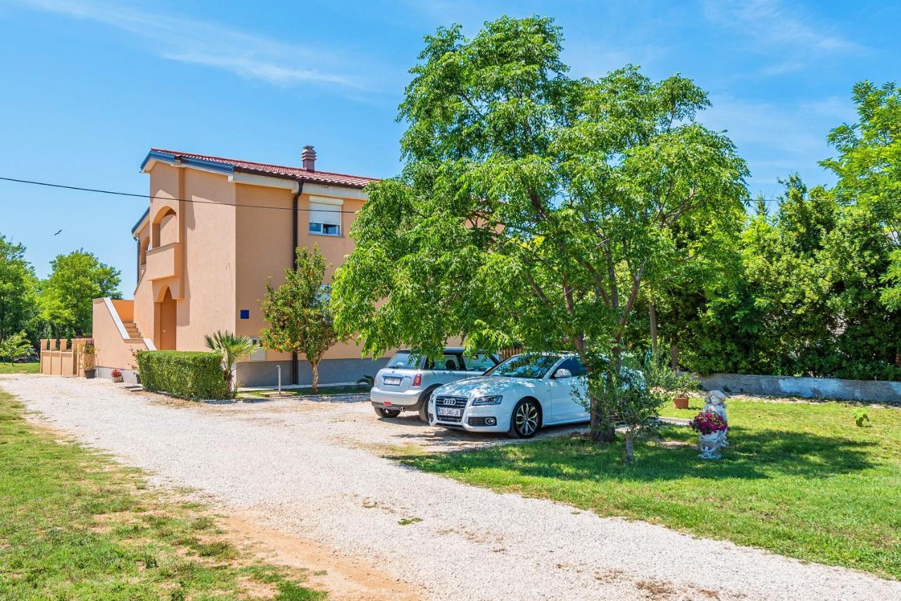 Nelly Apartments Привлака Екстер'єр фото