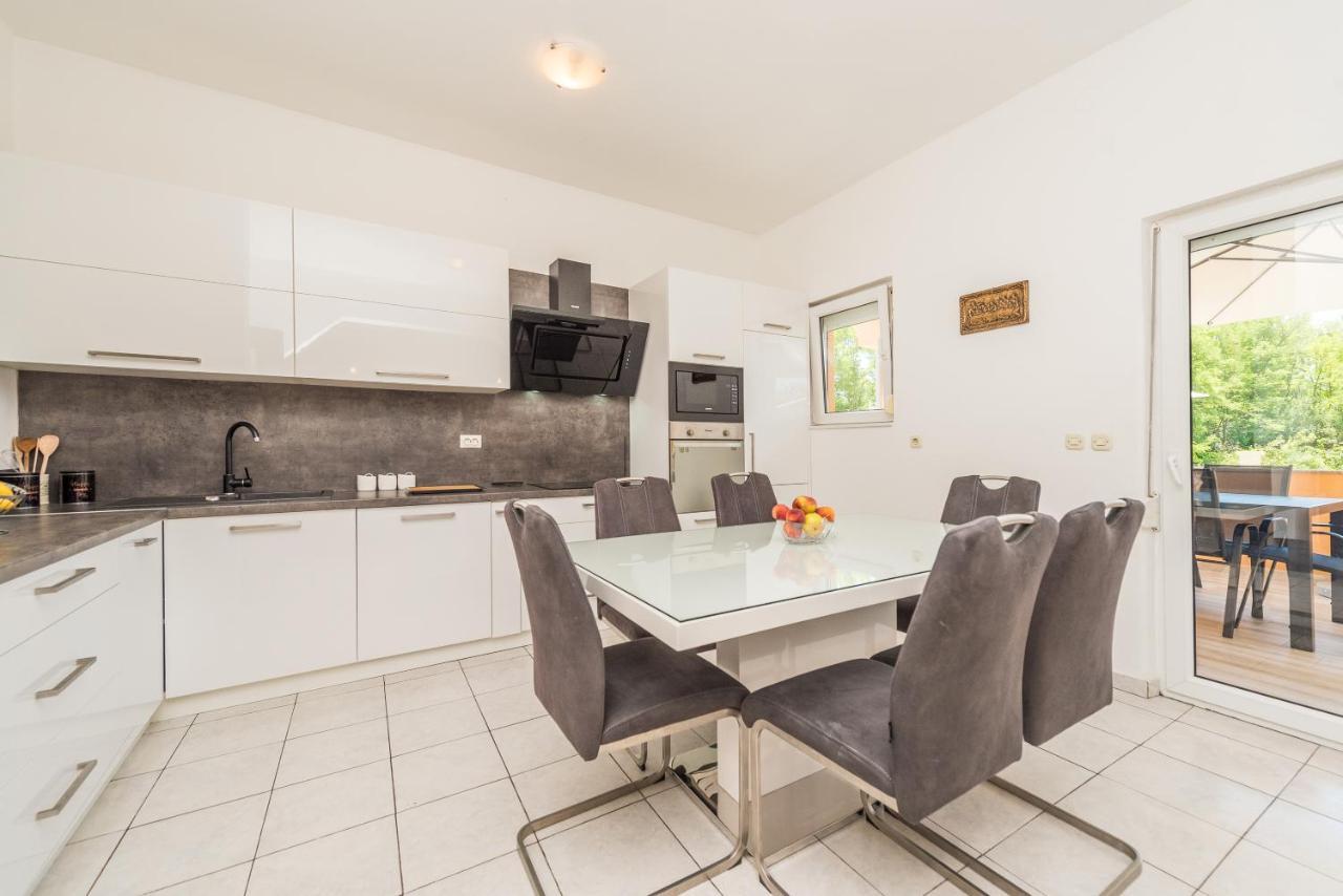 Nelly Apartments Привлака Екстер'єр фото