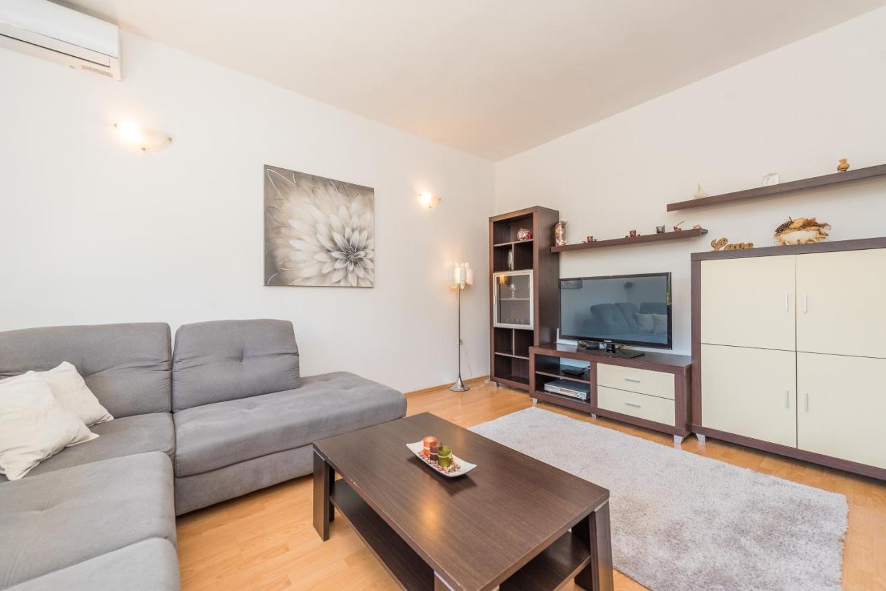 Nelly Apartments Привлака Екстер'єр фото
