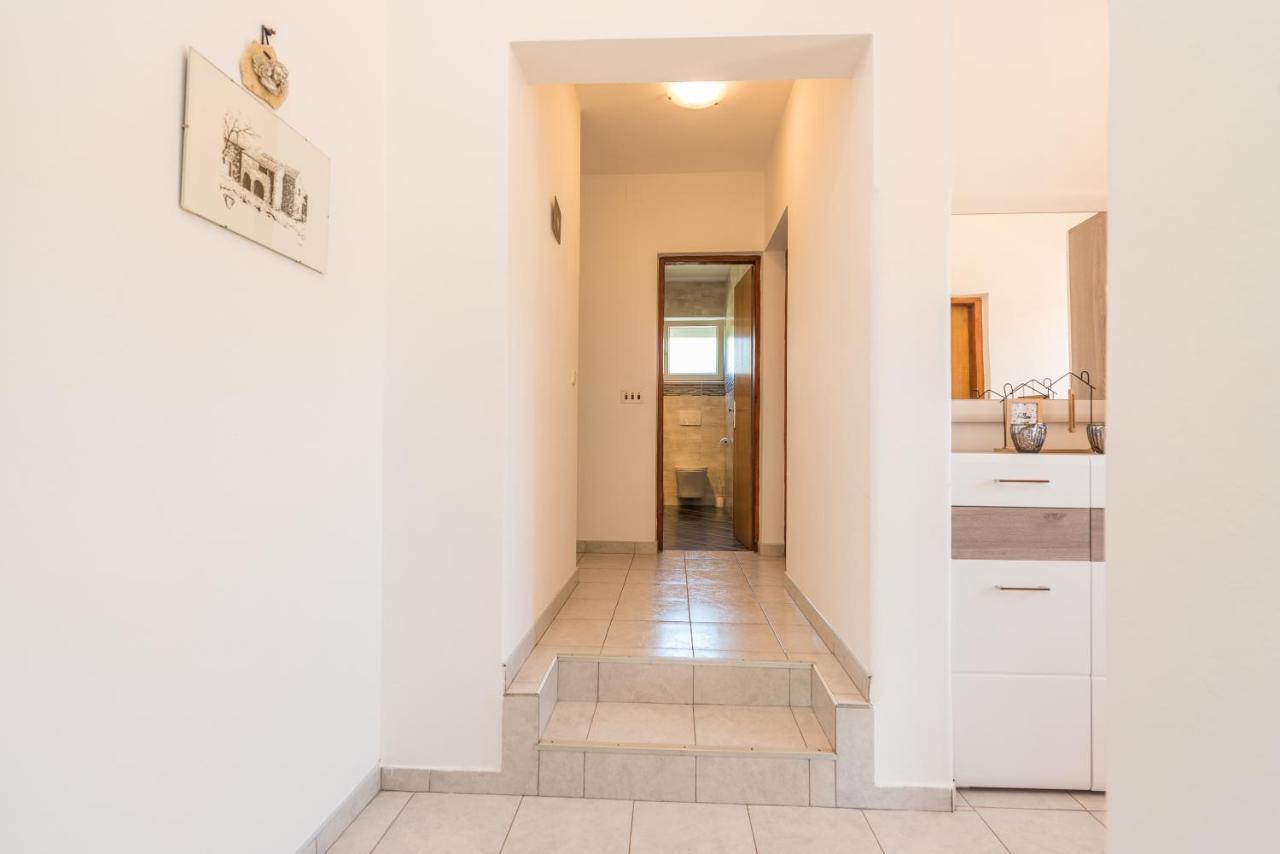 Nelly Apartments Привлака Екстер'єр фото