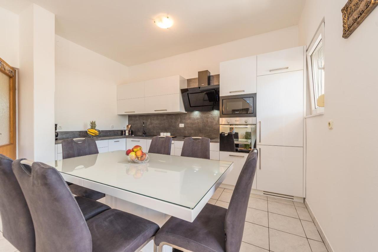 Nelly Apartments Привлака Екстер'єр фото