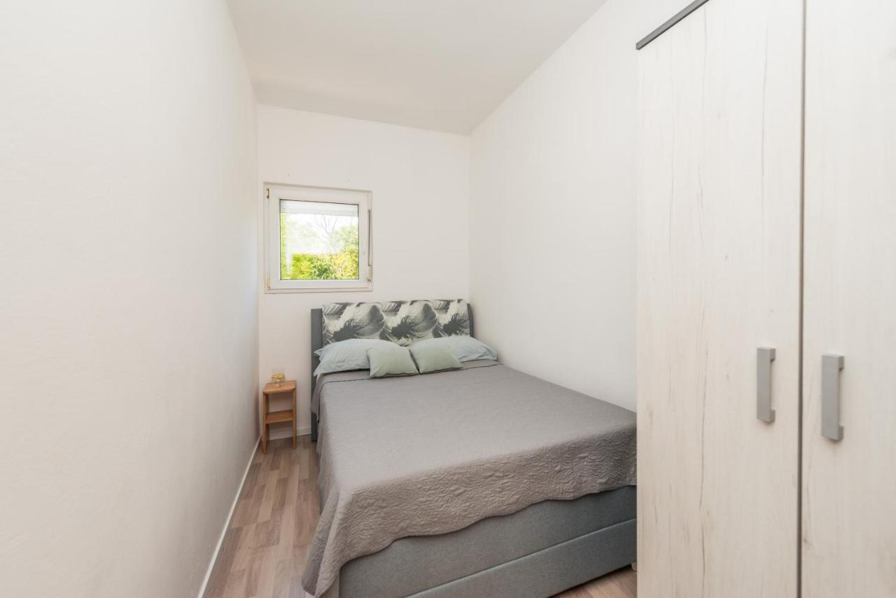 Nelly Apartments Привлака Екстер'єр фото
